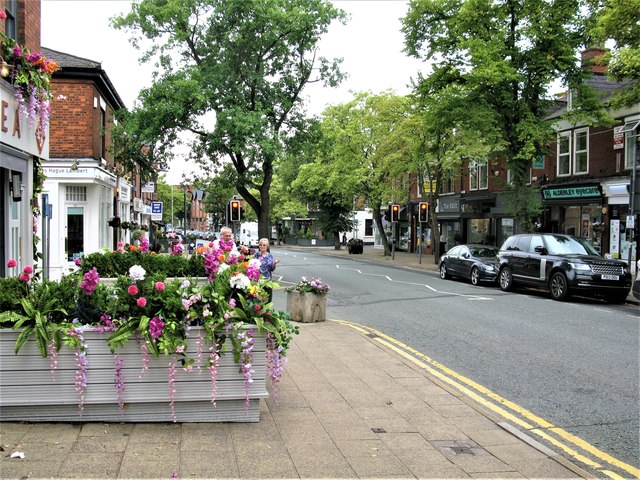 London_Road_(B5087),_Alderley_Edge_-_geograph.org.uk_-_5866619