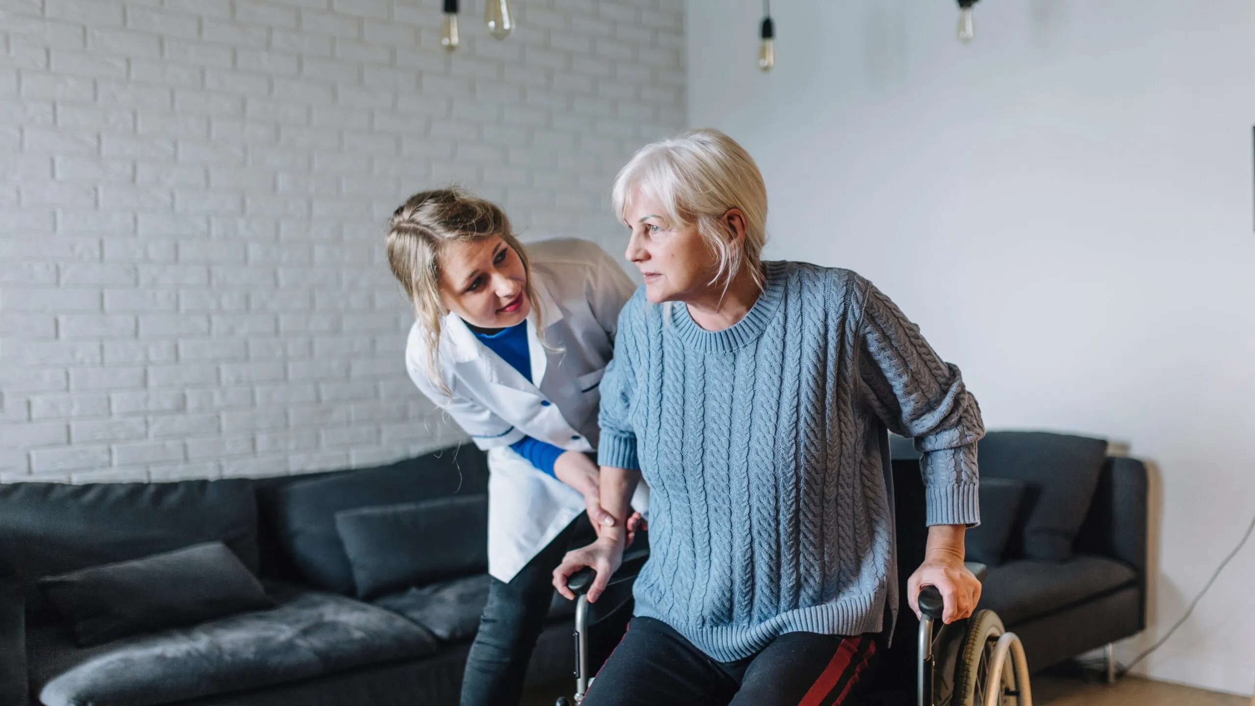A Visiting Angels carer providing Alzheimer’s care to an elderly woman at home in Oxford, Oxfordshire — compassionate, professional, CQC Good rated home care